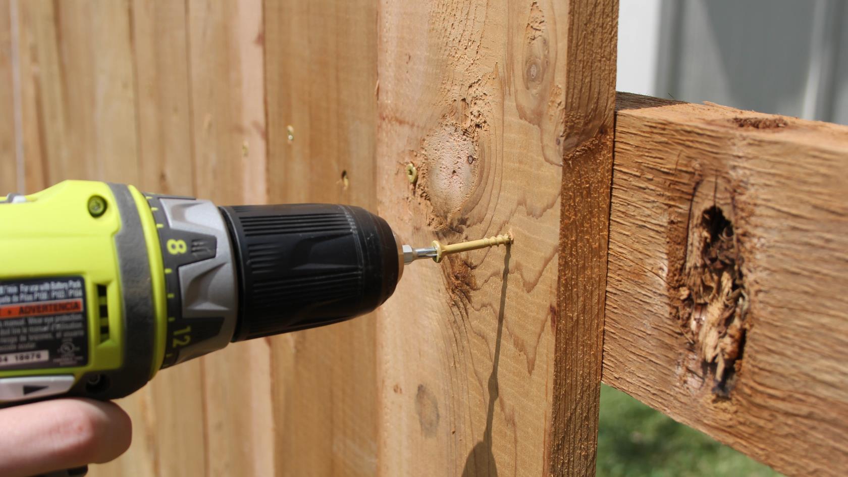 5 maneiras de manter sua cerca de madeira e mantê-la como nova