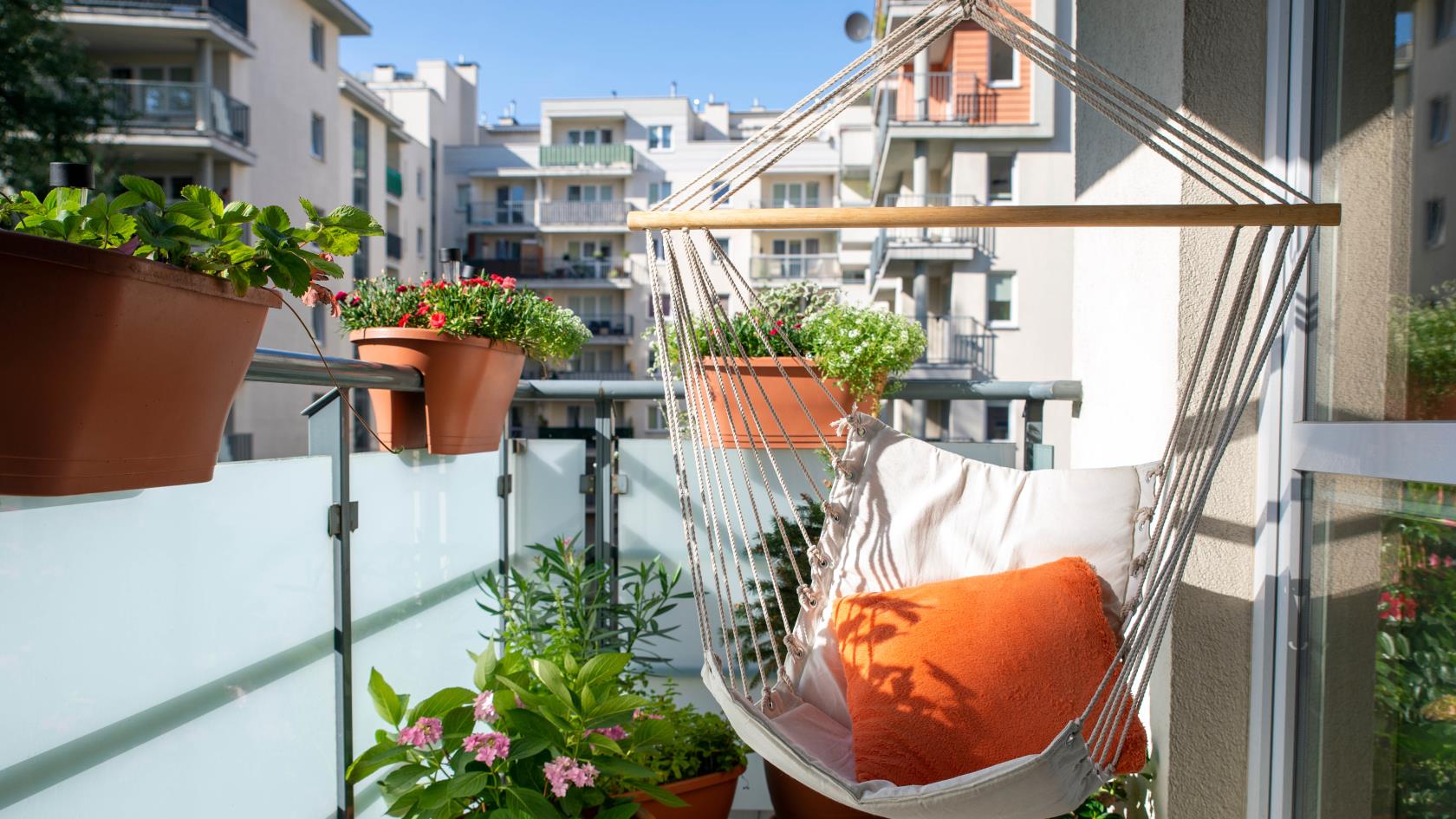 5 façons astucieuses d'embellir un petit balcon
