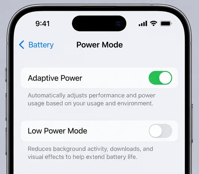 Impostazioni della modalità di risparmio energetico dell'iPhone che mostrano "Potenza adattiva" attiva e "Modalità risparmio energetico disattivata".