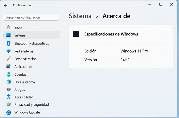 Configuración de Windows 11 en Sistema y Acerca de, con los campos Edición Windows 11 Pro y Versión 24H2